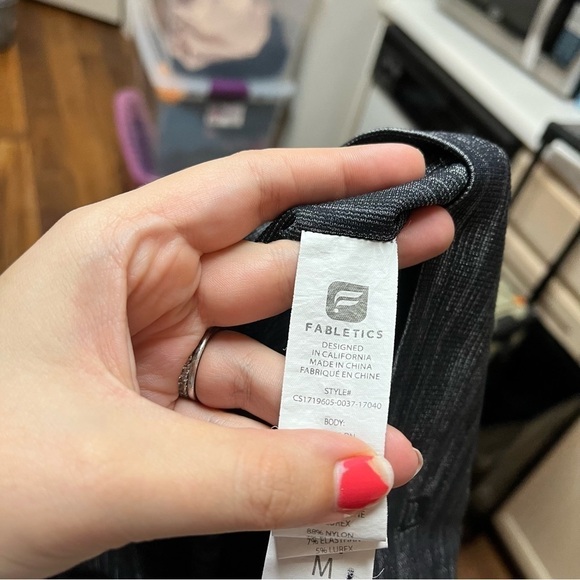 Fabletics Black Silver Lara Lurex Crop Leggings Medium A2 - Picture 3 of 4